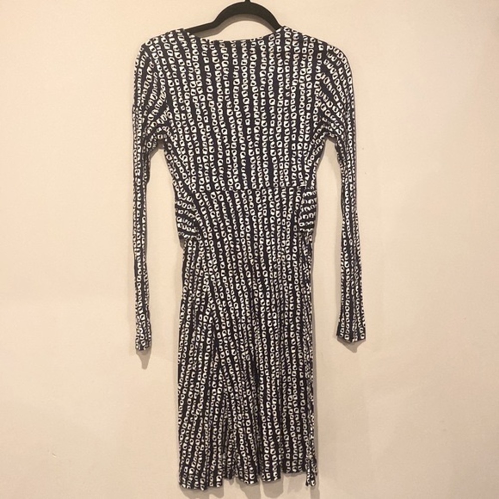 Hugo Boss Faux Wrap V-Nevk Long Sleeve Dress - Picture 5 of 6